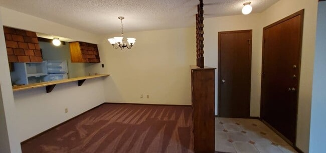 Building Photo - 5112 Shadylane Dr