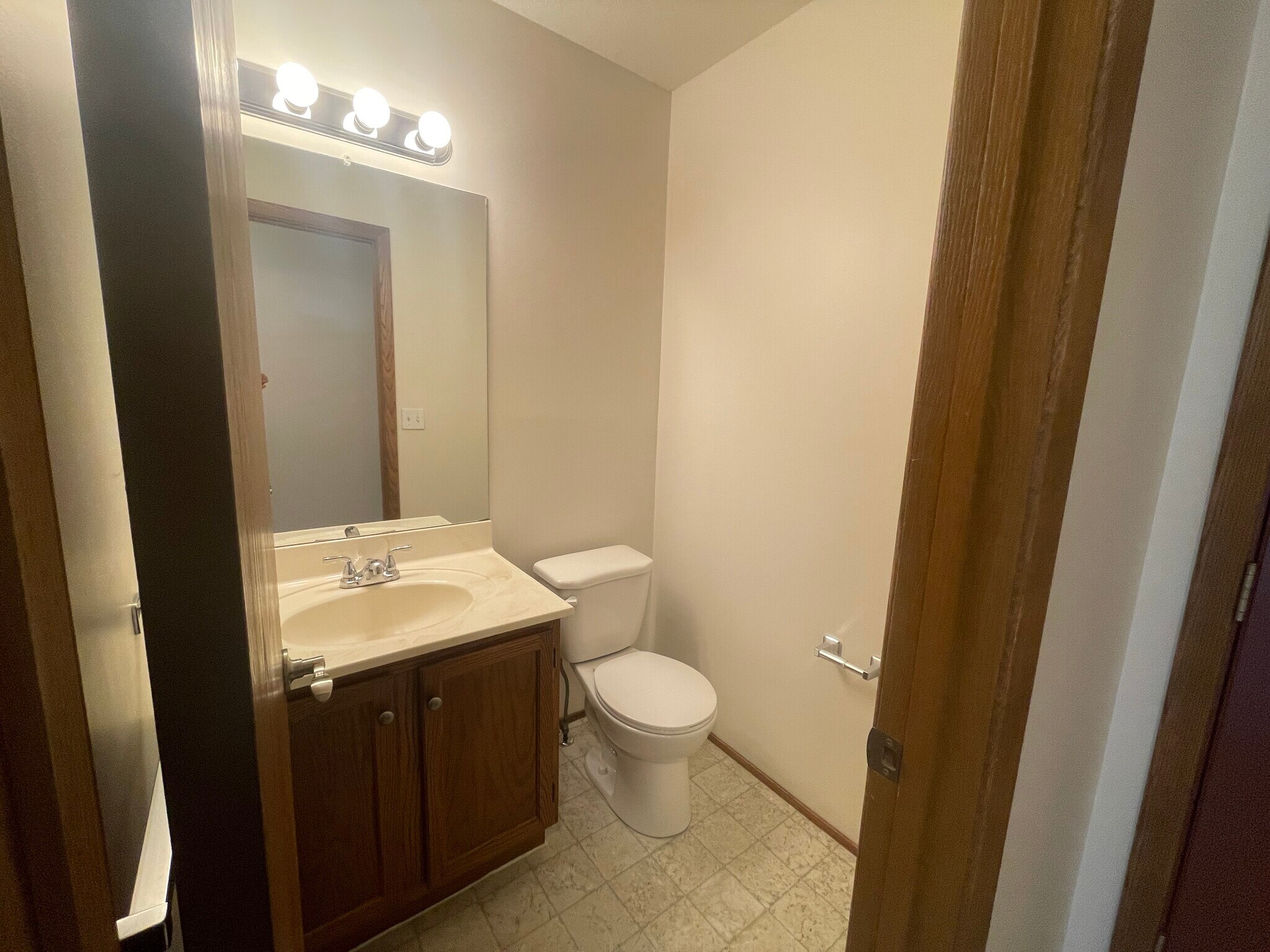 Building Photo - 2805 Chablis Dr
