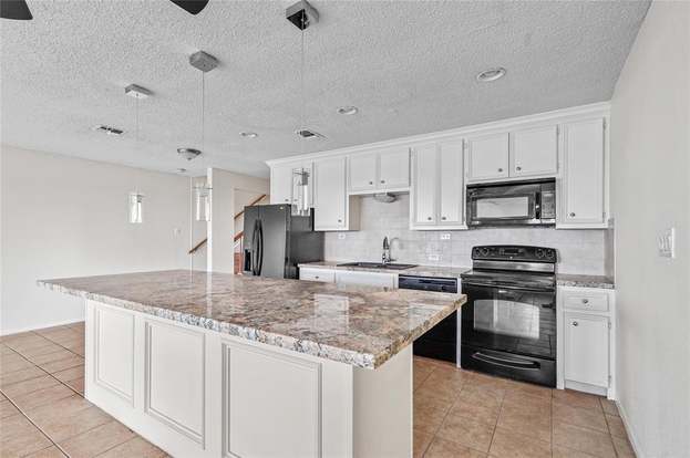Building Photo - 8416 Seawall Blvd