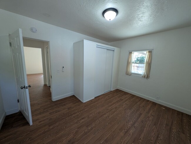 Building Photo - 4 Bedroom Home near Caldwell Park
