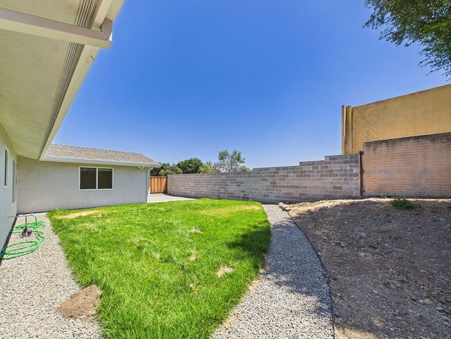 Building Photo - COMPLETELY BRAND NEW HOUSE from ground up! Available NOW $5,300