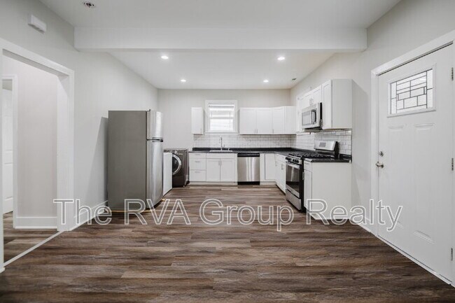 Building Photo - 218 E 34th St