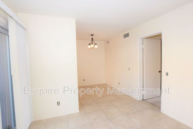 Building Photo - 2032 Birchdale Ct