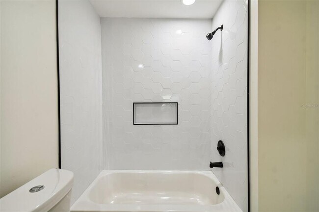 Building Photo - 4910 W San Miguel St