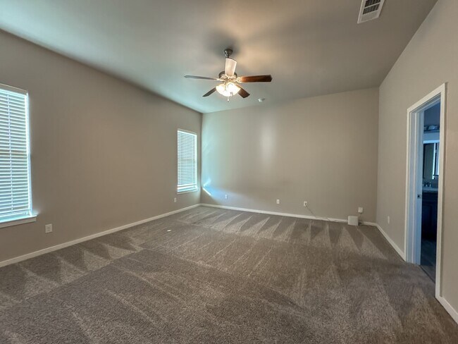 Building Photo - 1212 Ash St