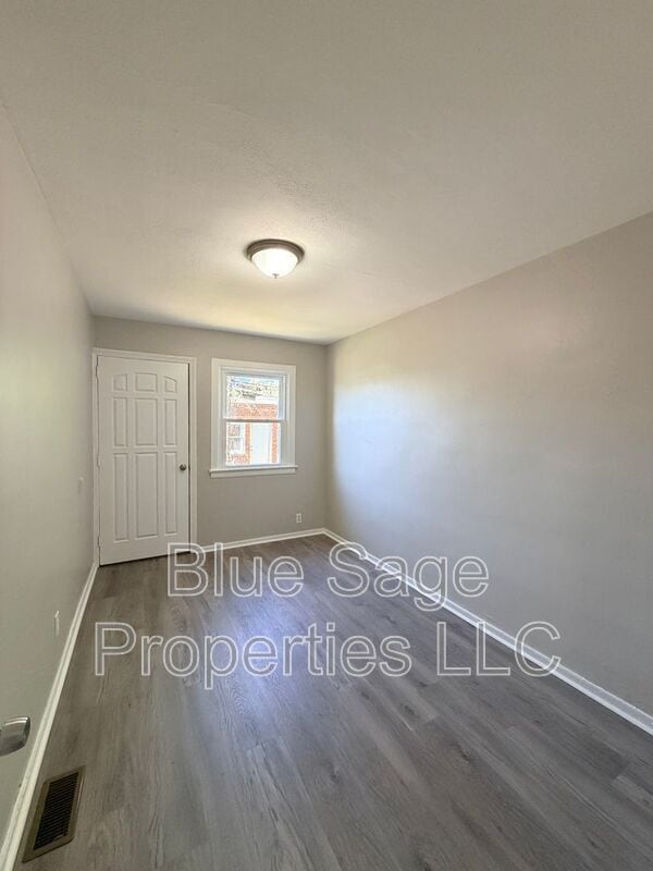 Building Photo - 1012 Burnside Rd