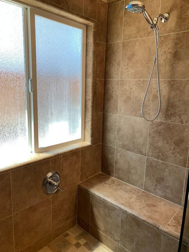 Building Photo - 4518 Avondale Cir
