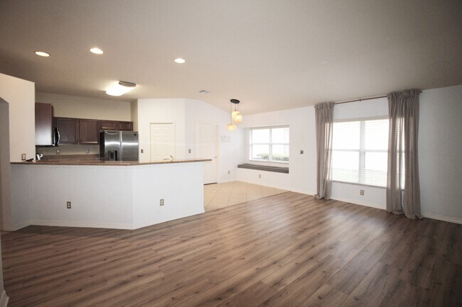 Building Photo - 6428 Waverly Green Way