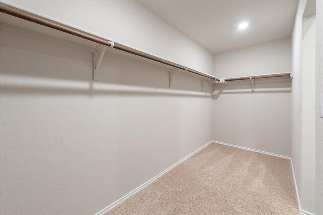 Building Photo - 6104 Brampton Ln