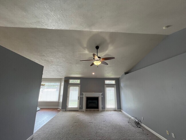 Building Photo - 2030 N Springland Pl