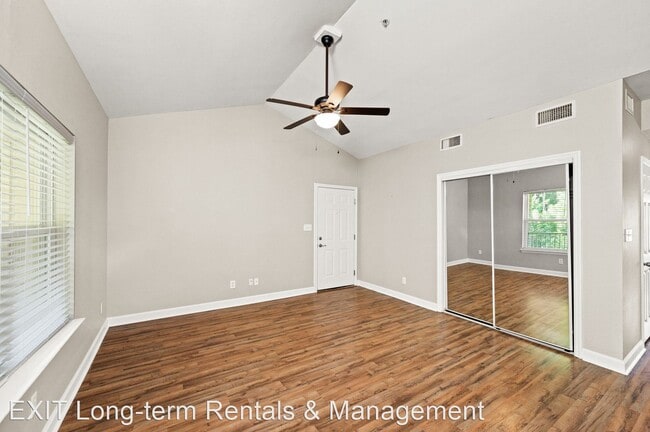 Building Photo - 2 br, 2 bath House - 1701 E. 1st Street Un...