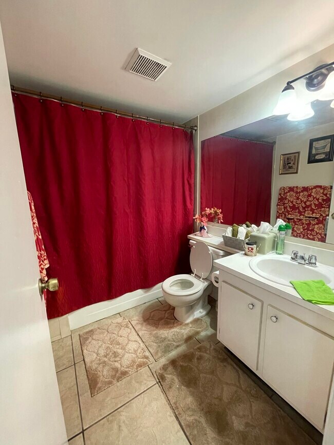 Building Photo - 812 Sky Pine Way