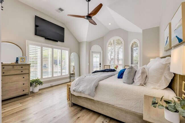 Building Photo - 12727 Cloud Mountain Crossing