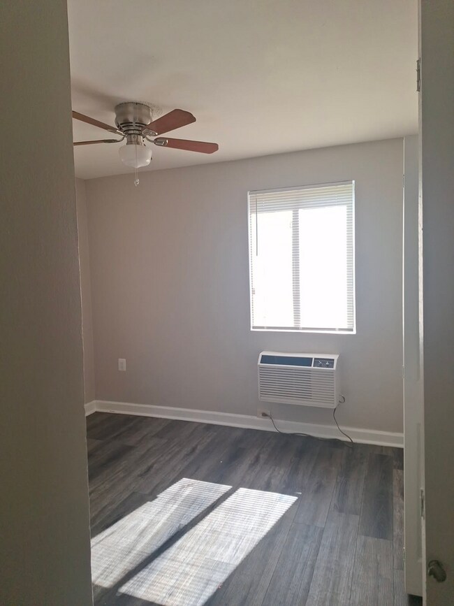 Building Photo - Top-Floor 2-Bedroom Condo in Southwest DC ...