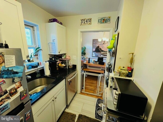 Building Photo - 909 S Irving St