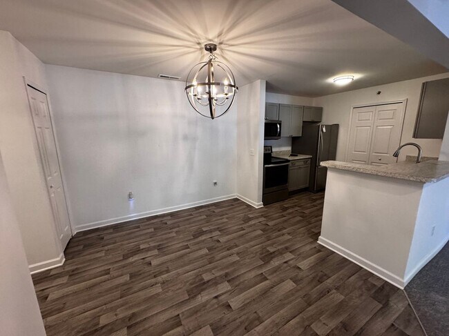 Building Photo - 14107 Pinehurst Ln