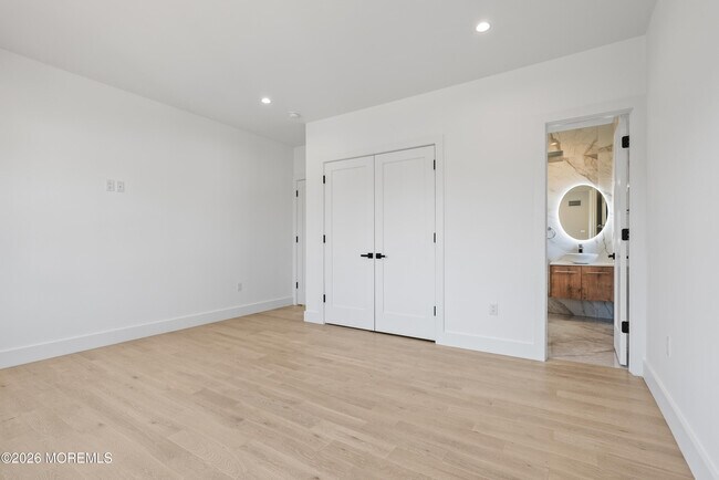 Building Photo - 150 Ampere Ave