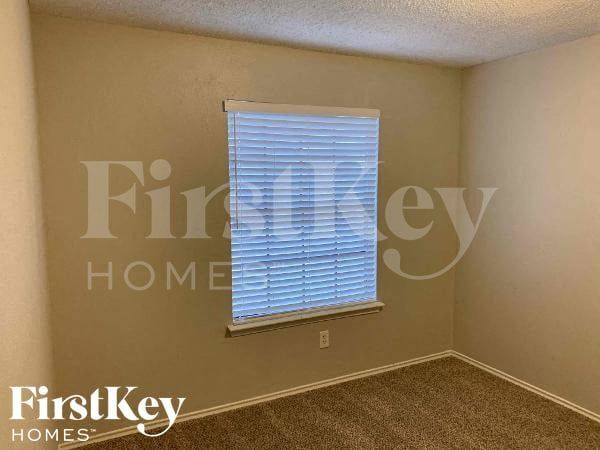 Building Photo - 15511 Evergreen Grove Dr