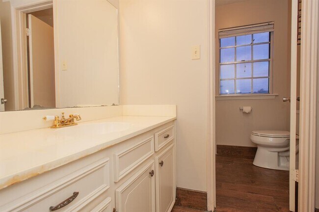 Building Photo - 10606 Kirkhall Dr