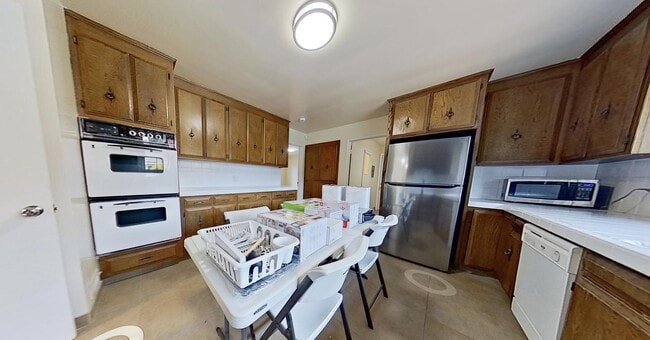 Building Photo - 22565 Norwood Dr