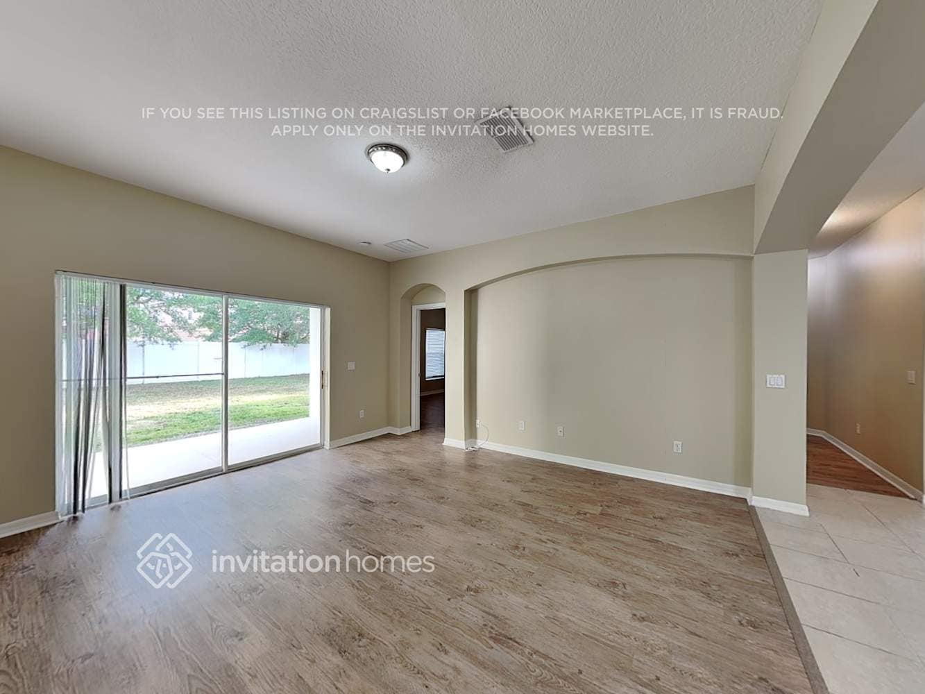 Building Photo - 14723 Sapodilla Dr