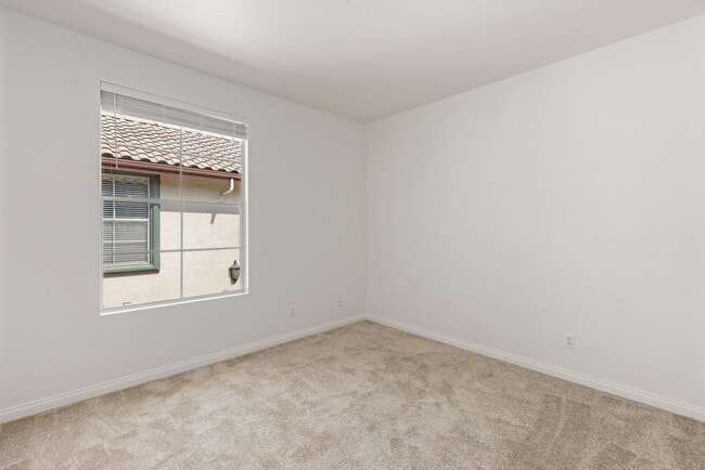 Building Photo - ? Spacious 2 Bedroom / 2 Bath Condo in Sab...