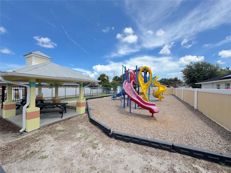 Building Photo - 2122 Pleasure Run Dr