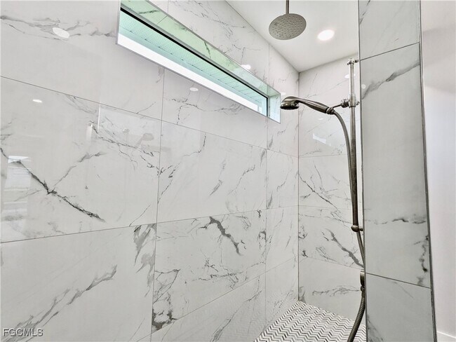 Building Photo - 3027 SW 16th Pl