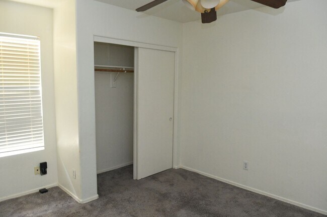 Building Photo - 16625 S 46th Pl