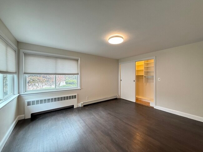 Building Photo - 115 Grove St