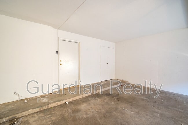 Building Photo - 2882 Calle Del Oro