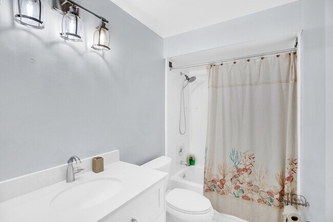 Building Photo - 175 22nd Ave