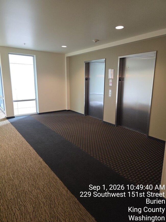 Building Photo - 15100 6th Ave SW