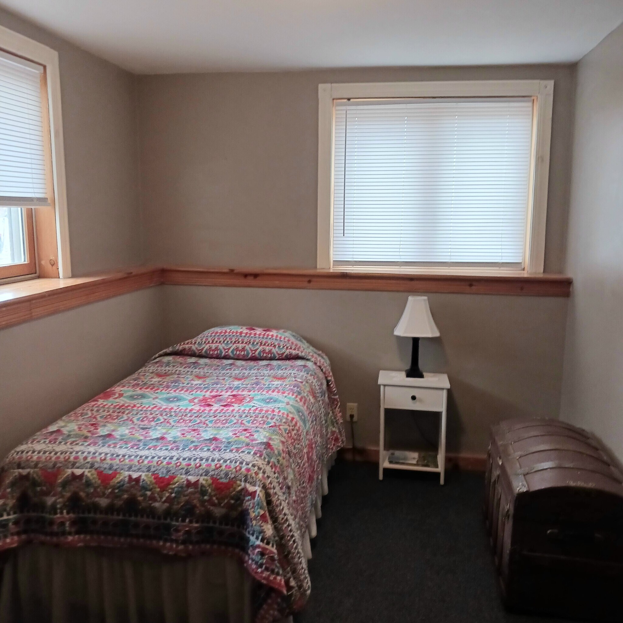 Building Photo - 64 Meredith St