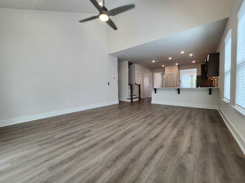 Building Photo - 499 Ml Pk Wy