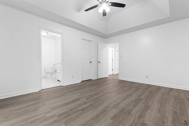 Building Photo - 118 Greentree Pkwy
