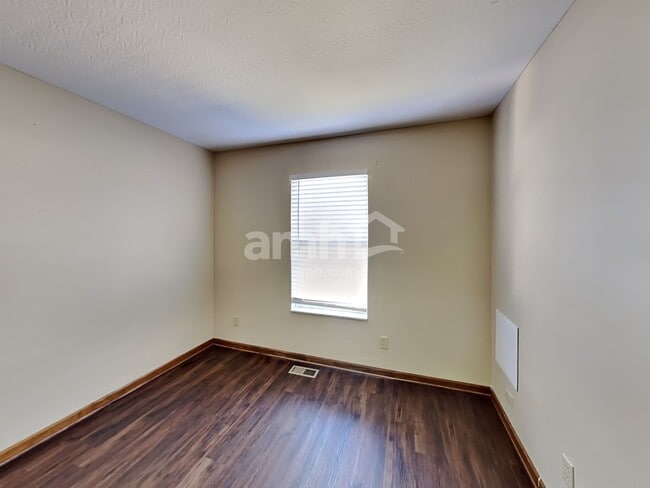 Building Photo - 650 Boulder Dr