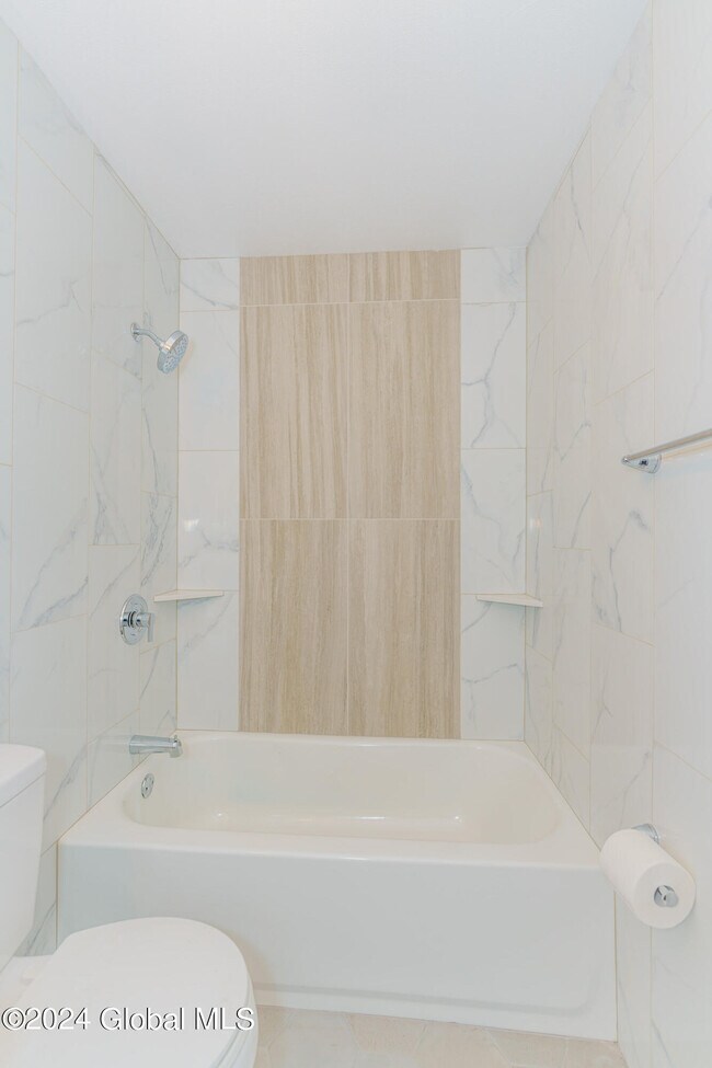 Building Photo - 128 Rockefeller Rd