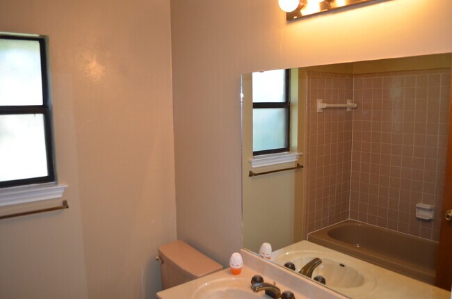 Building Photo - Cozy 3 Bedroom in Country Trails Harker Heights!