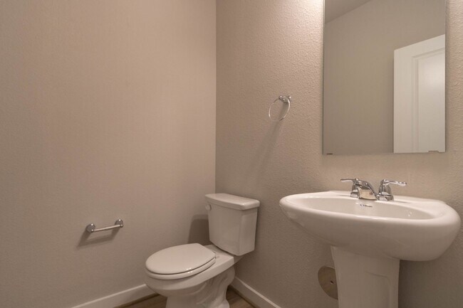 Building Photo - 417 Fieldwood Dr