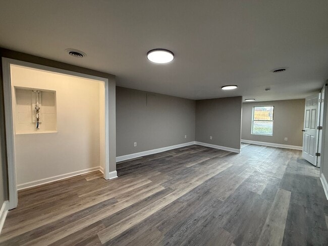 Building Photo - Old Tusculum Rd Apartments