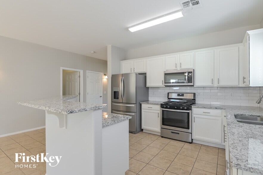 Building Photo - 11071 W Willow Field Dr