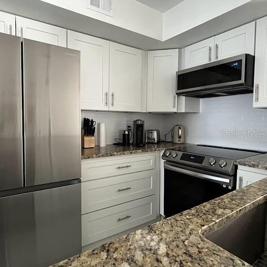 Building Photo - 2400 Feather Sound Dr