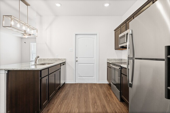 Building Photo - 5104 Rose Gdn Lp