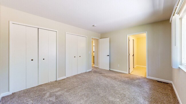 Building Photo - Rincon Valley Single Level, Landscaper Included!