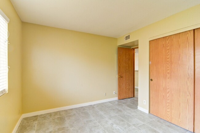 Building Photo - 2980 Juniper Hills Blvd