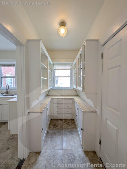 Building Photo - 163 Summer St