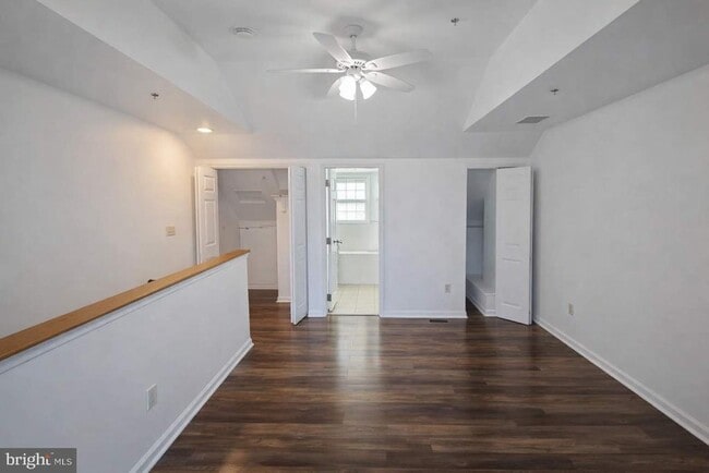 Building Photo - 43 Bank Spring Ct