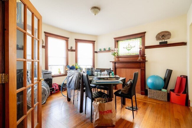 Building Photo - 31-33 Mapleton Street