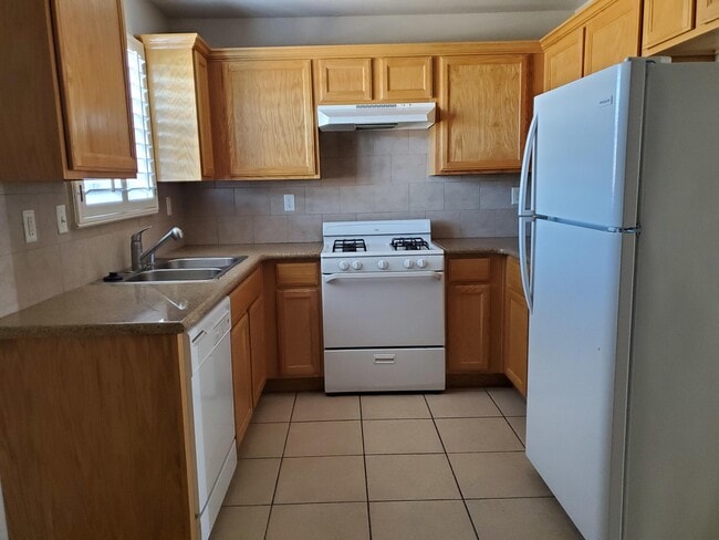 Building Photo - 10021 Railroad Dr